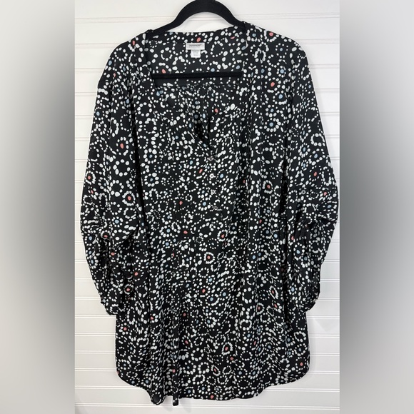 Avenue Tops - Avenue womens plus size Black & white dot dressy tunic blouse.  Size 30/32
